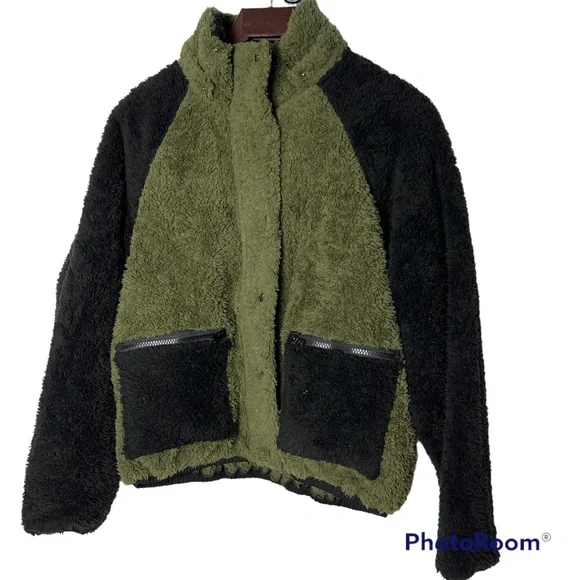 NWT Plush x Revolve Olive & Black Sherpa Zip Up Jacket with Hood - Picture 5 of 12